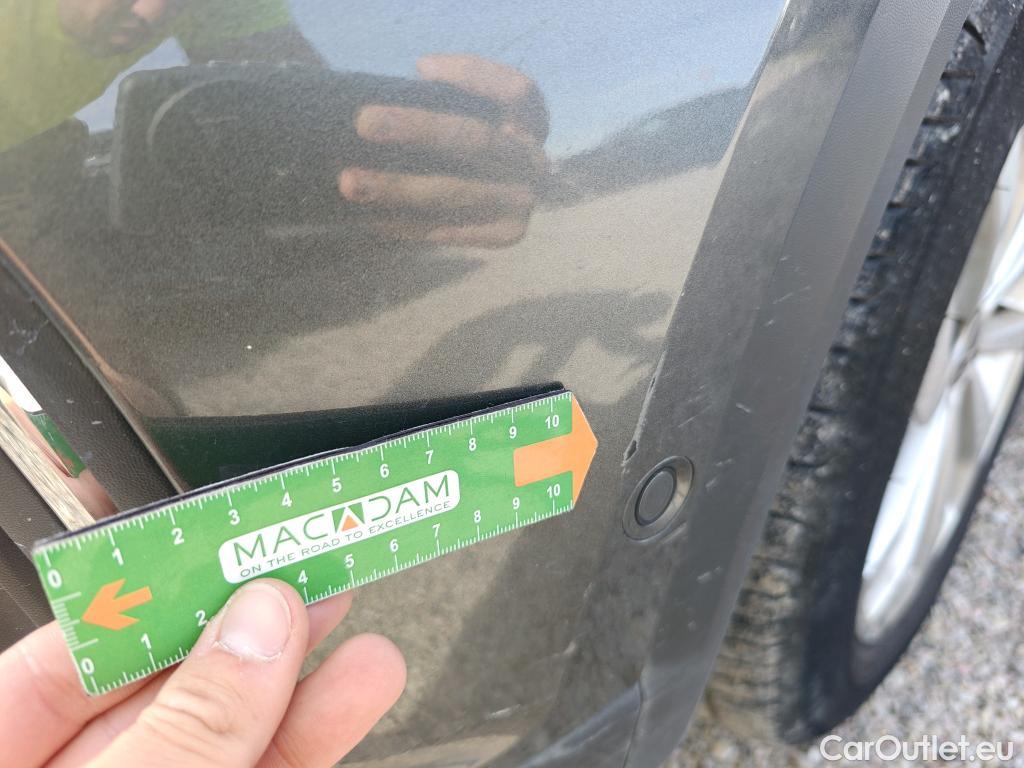  Volkswagen  T-ROC  Life 2.0 TDI 115CV MT6 E6d #25