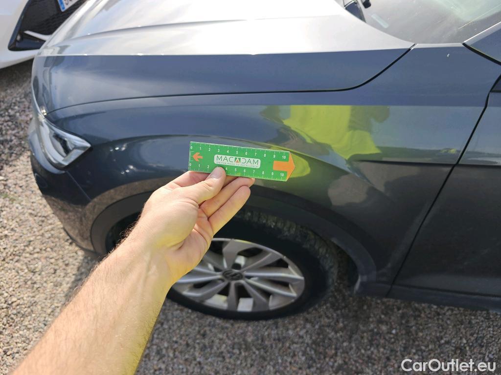  Volkswagen  T-ROC  Life 2.0 TDI 115CV MT6 E6d #33