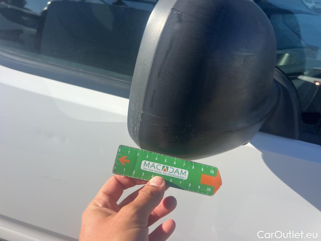  Citroen  Berlingo CITROEN  / 2018 / 4P / combi Talla M BlueHDi 100 LIVE (AC) #40