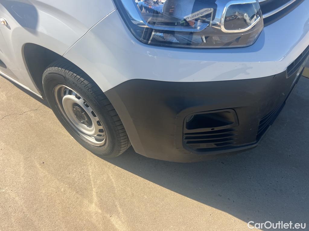  Citroen  Berlingo CITROEN  / 2018 / 4P / combi Talla M BlueHDi 100 LIVE (AC) #15