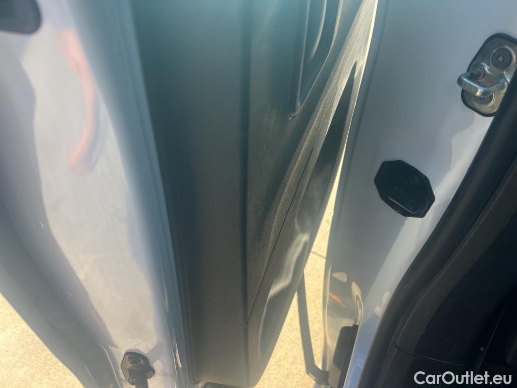  Citroen  Berlingo CITROEN  / 2018 / 4P / combi Talla M BlueHDi 100 LIVE (AC) #33