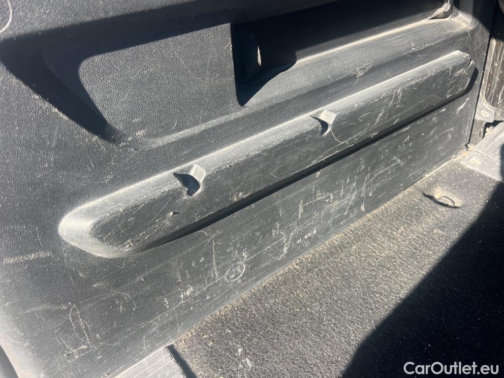  Citroen  Berlingo CITROEN  / 2018 / 4P / combi Talla M BlueHDi 100 LIVE (AC) #27