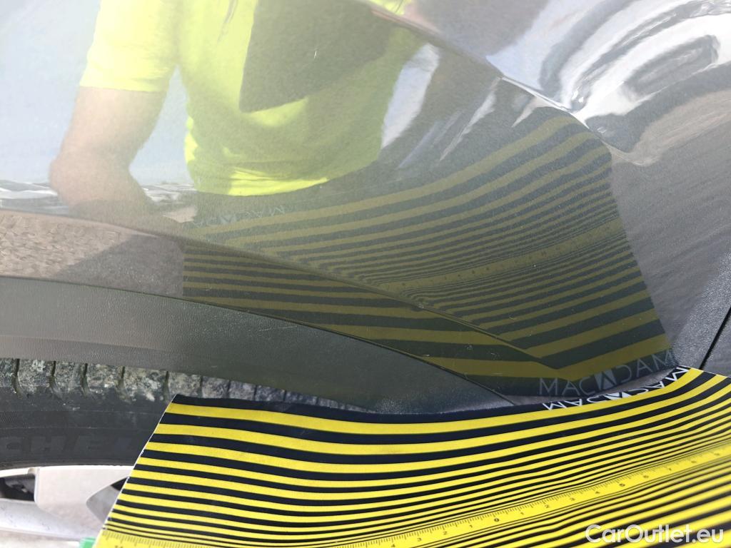  Volkswagen  T-ROC  Life 2.0 TDI 115CV MT6 E6d #34