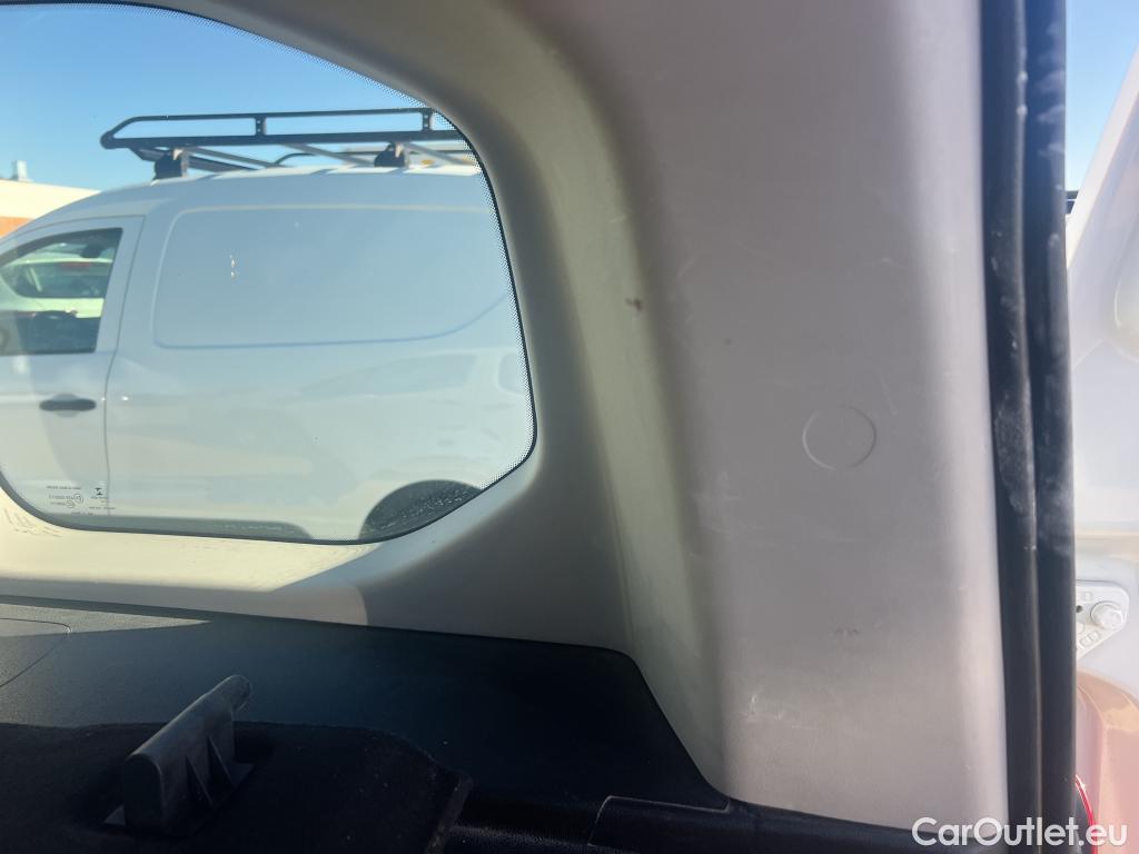  Citroen  Berlingo CITROEN  / 2018 / 4P / combi Talla M BlueHDi 100 LIVE (AC) #24