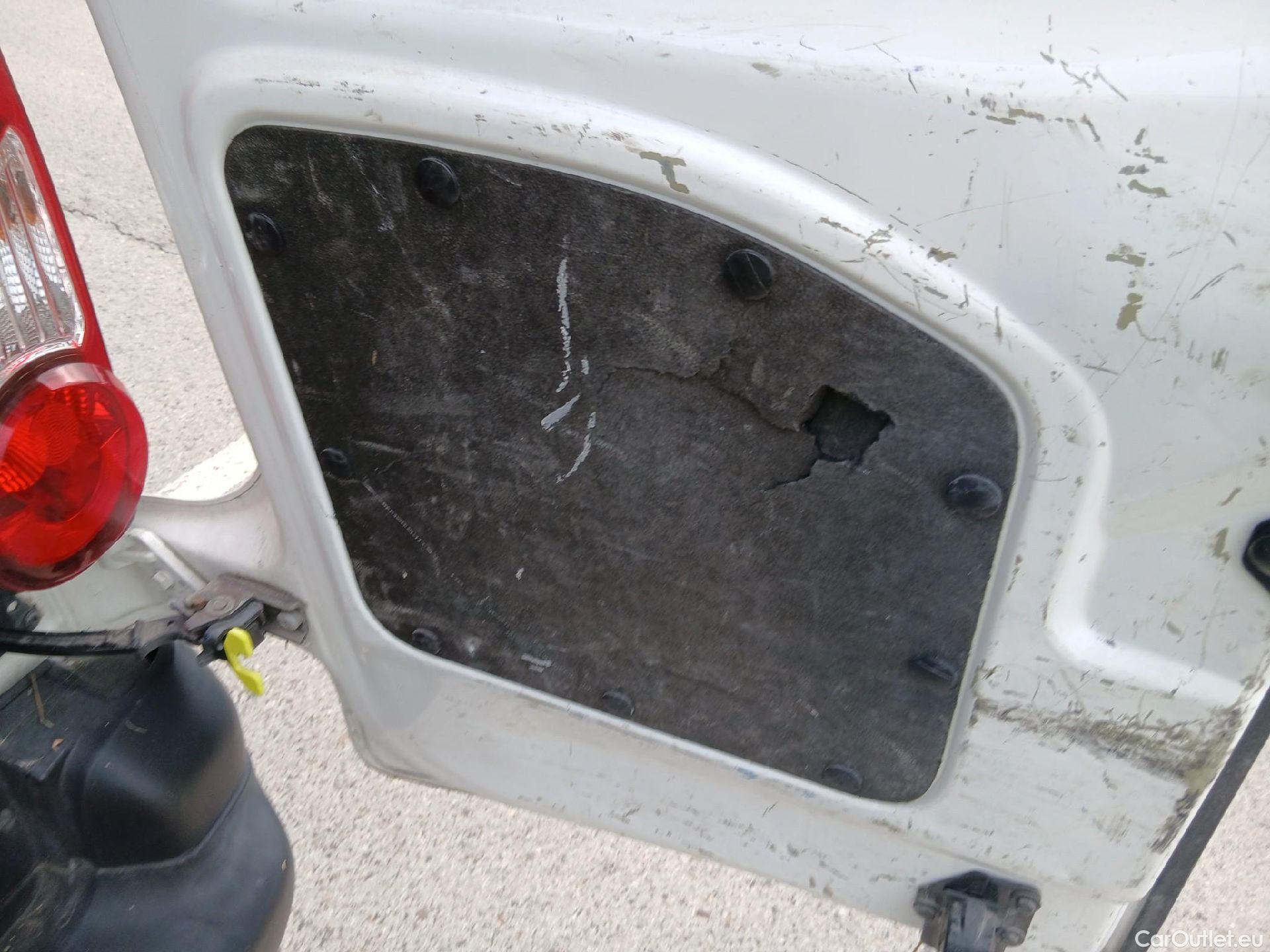  Citroen  Berlingo CITROEN  / 2015 / 3P / furgón derivado de turismo BlueHDi 74KW (100CV) #28