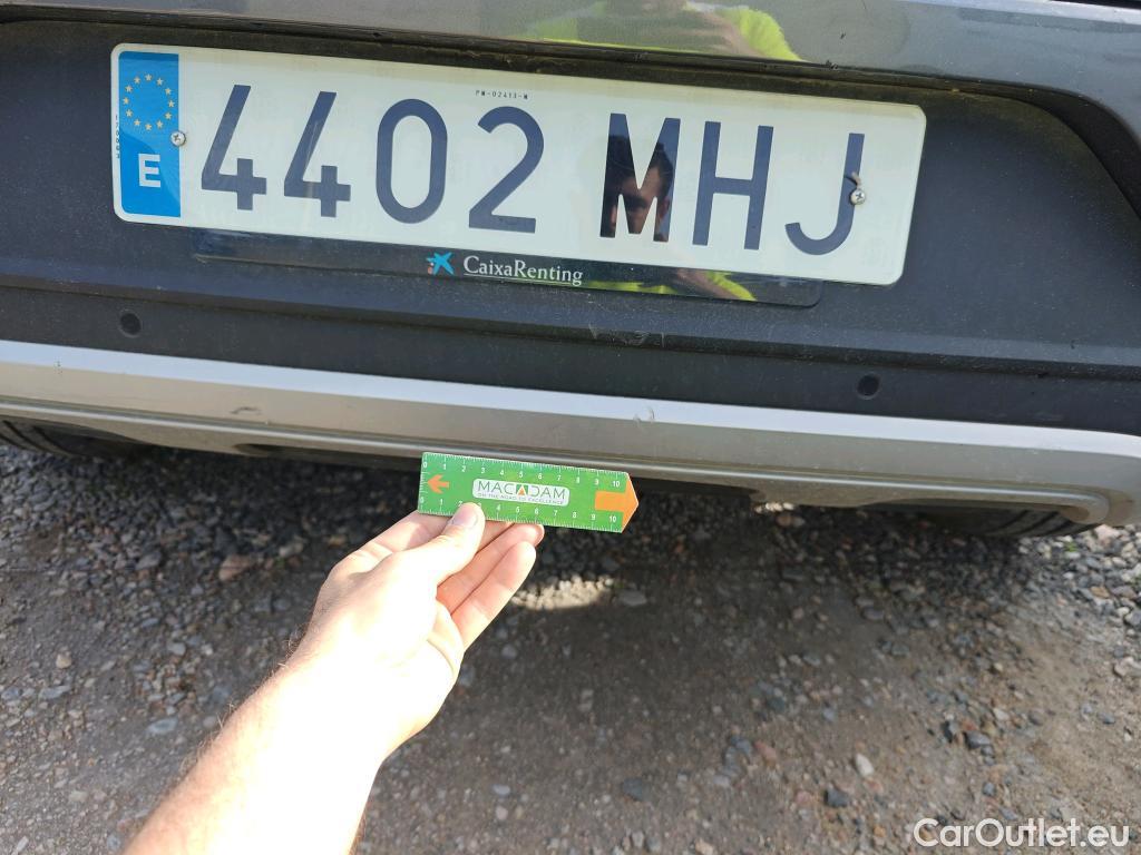  Volkswagen  T-ROC  Life 2.0 TDI 115CV MT6 E6d #38