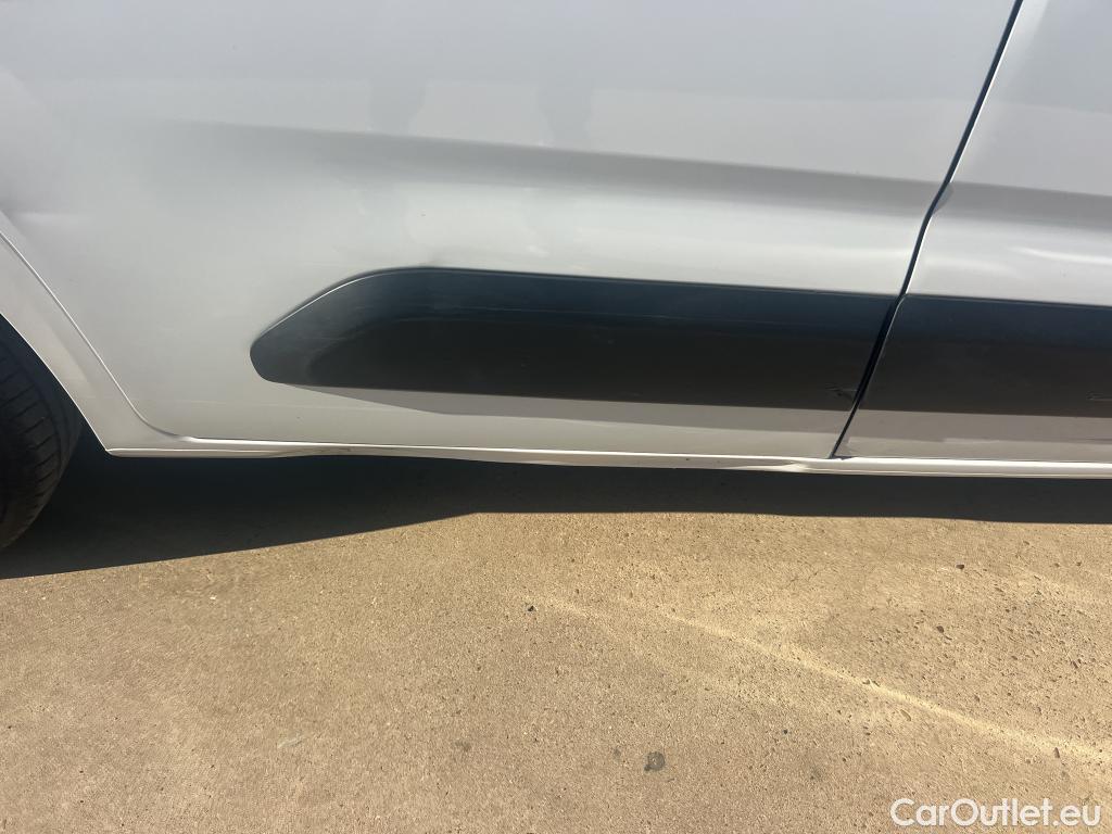  Citroen  Berlingo CITROEN  / 2018 / 4P / combi Talla M BlueHDi 100 LIVE (AC) #41