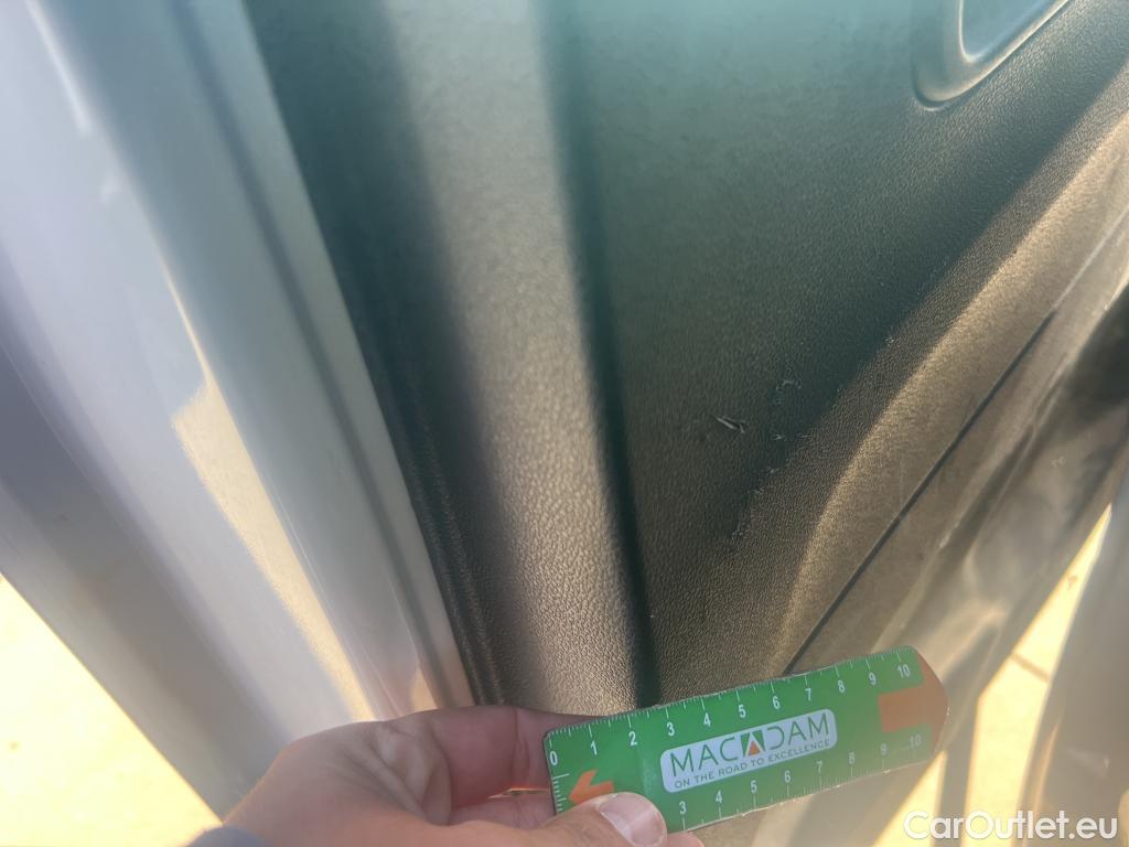  Citroen  Berlingo CITROEN  / 2018 / 4P / combi Talla M BlueHDi 100 LIVE (AC) #34