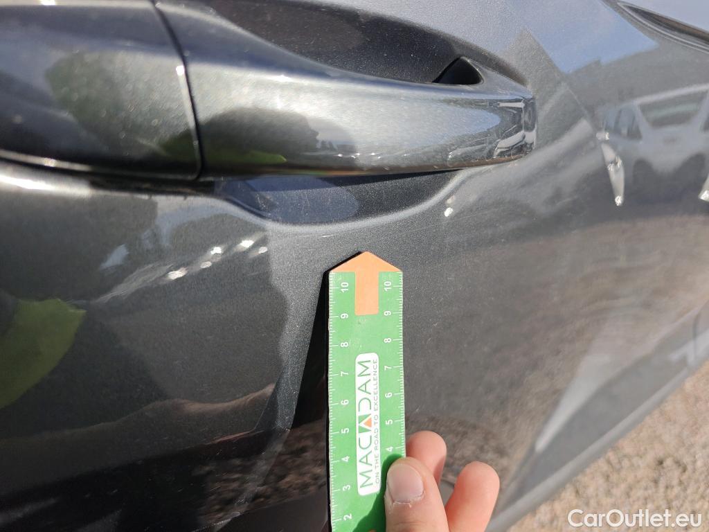  Volkswagen  T-ROC  Life 2.0 TDI 115CV MT6 E6d #28