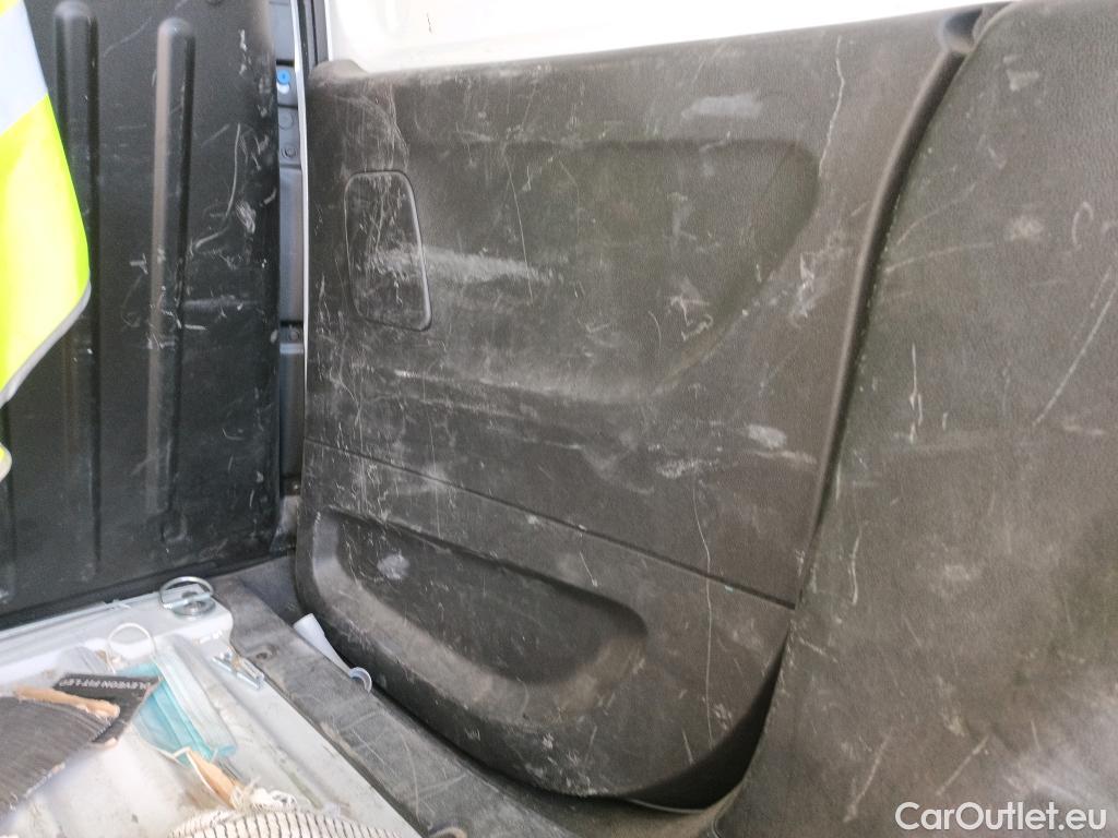  Citroen  Berlingo CITROEN  / 2018 / 4P / furgón derivado de turismo Talla M BlueHDi 100 #47