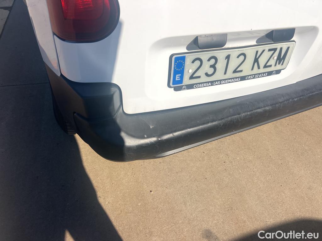  Citroen  Berlingo CITROEN  / 2018 / 4P / combi Talla M BlueHDi 100 LIVE (AC) #19