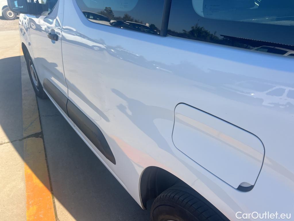  Citroen  Berlingo CITROEN  / 2018 / 4P / combi Talla M BlueHDi 100 LIVE (AC) #8