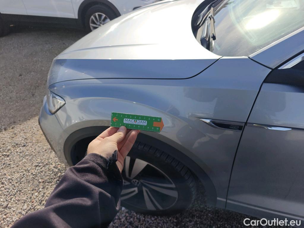  Volkswagen  T-ROC VOLKSWAGEN  / 2021 / 5P / todoterreno R-Line 1.5 TSI 110kW (150CV) #3