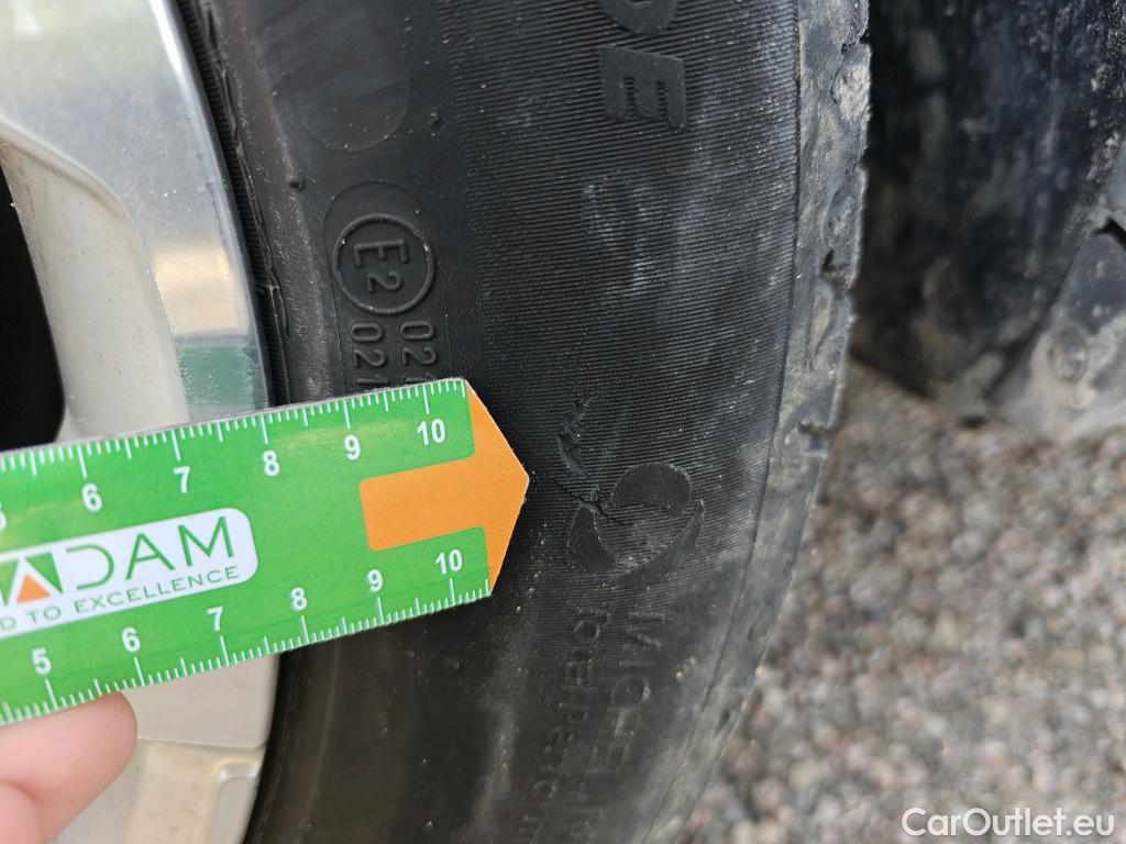  Volkswagen  T-ROC  Life 2.0 TDI 115CV MT6 E6d #4