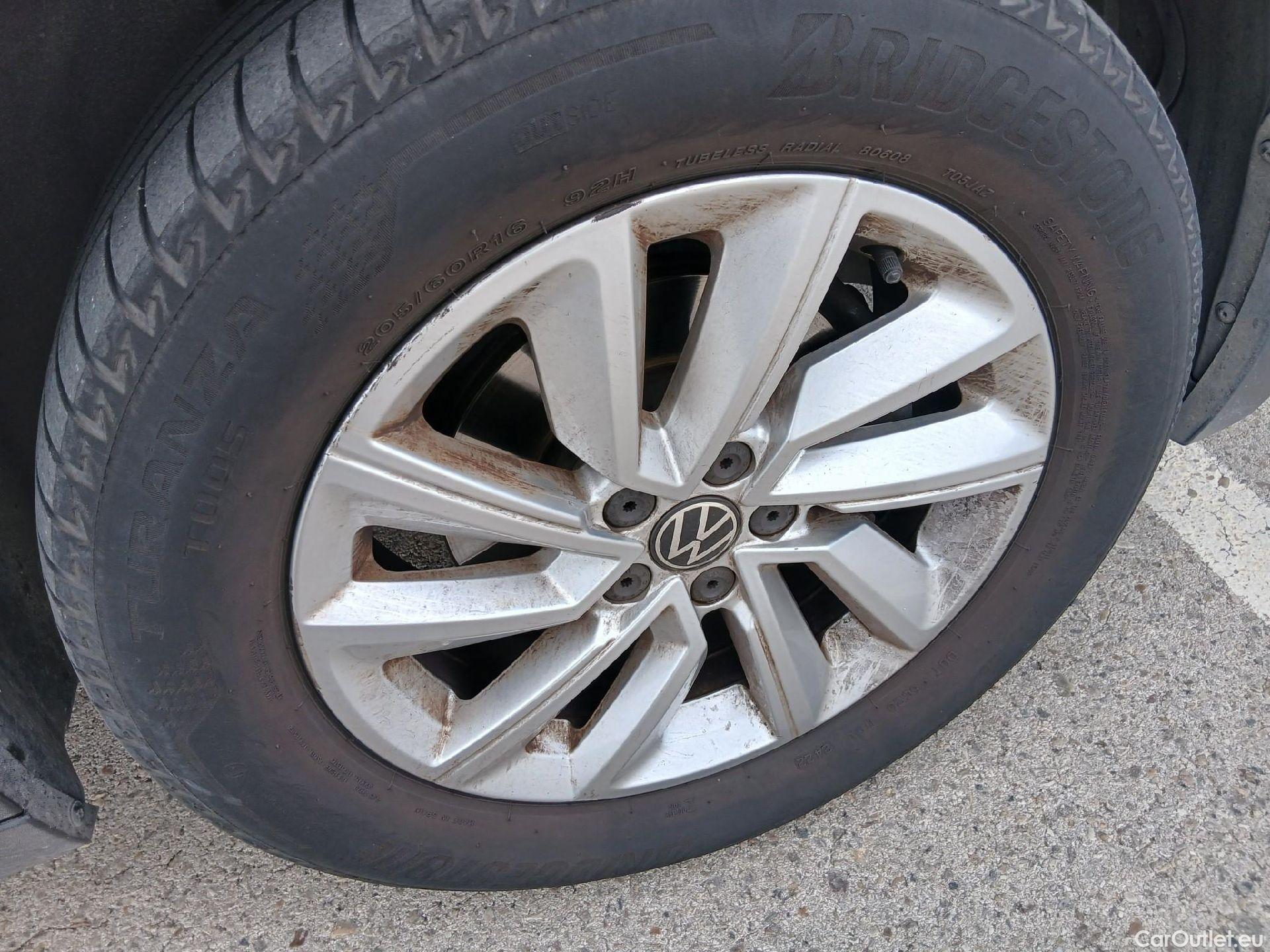  Volkswagen  T-CROSS VOLKSWAGEN  / 2018 / 5P / todoterreno Advance 1.0 TSI 81kW (110CV) DSG (AC3) #11