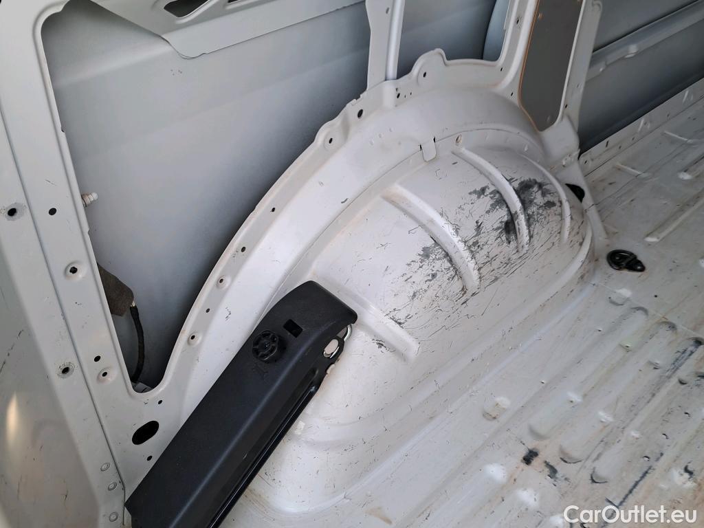  Volkswagen  Transporter VOLKSWAGEN  / 2015 / 4P / furgón Business Corto TN 2.0TDI 75kW(102CV) BMT #6