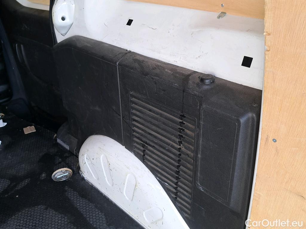  Peugeot  Partner PEUGEOT  VU 4p 2G furgón derivado de Furgón Confort PackL2 BlueHDi 73KW (100) #26