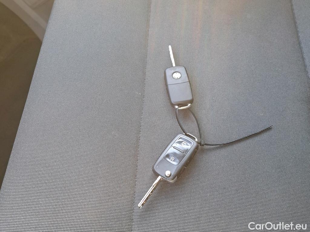  Volkswagen  Transporter VOLKSWAGEN  / 2015 / 4P / furgón Business Corto TN 2.0TDI 75kW(102CV) BMT #10