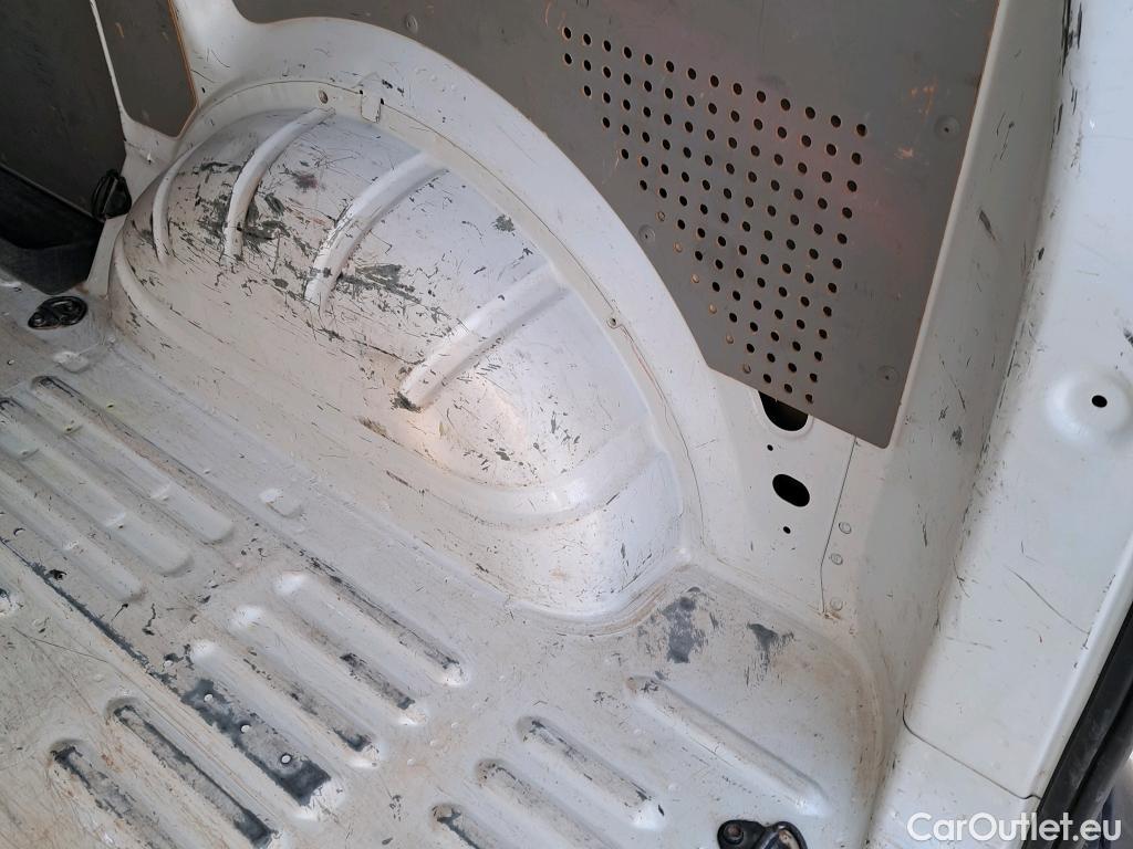  Volkswagen  Transporter VOLKSWAGEN  / 2015 / 4P / furgón Business Corto TN 2.0TDI 75kW(102CV) BMT #5