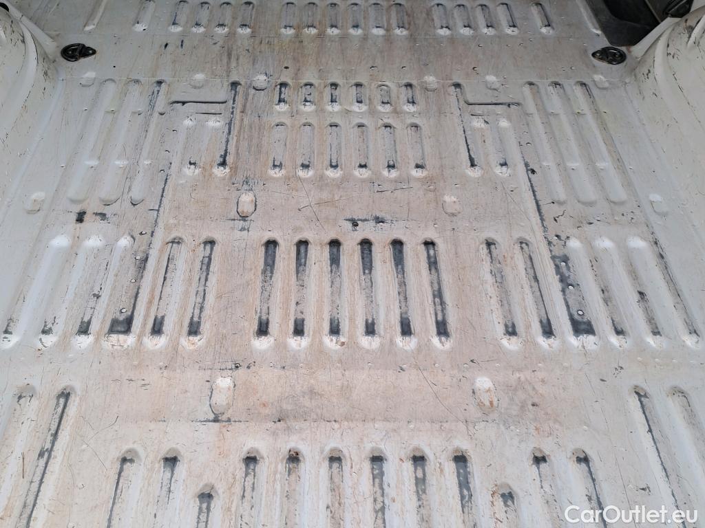  Volkswagen  Transporter VOLKSWAGEN  / 2015 / 4P / furgón Business Corto TN 2.0TDI 75kW(102CV) BMT #2