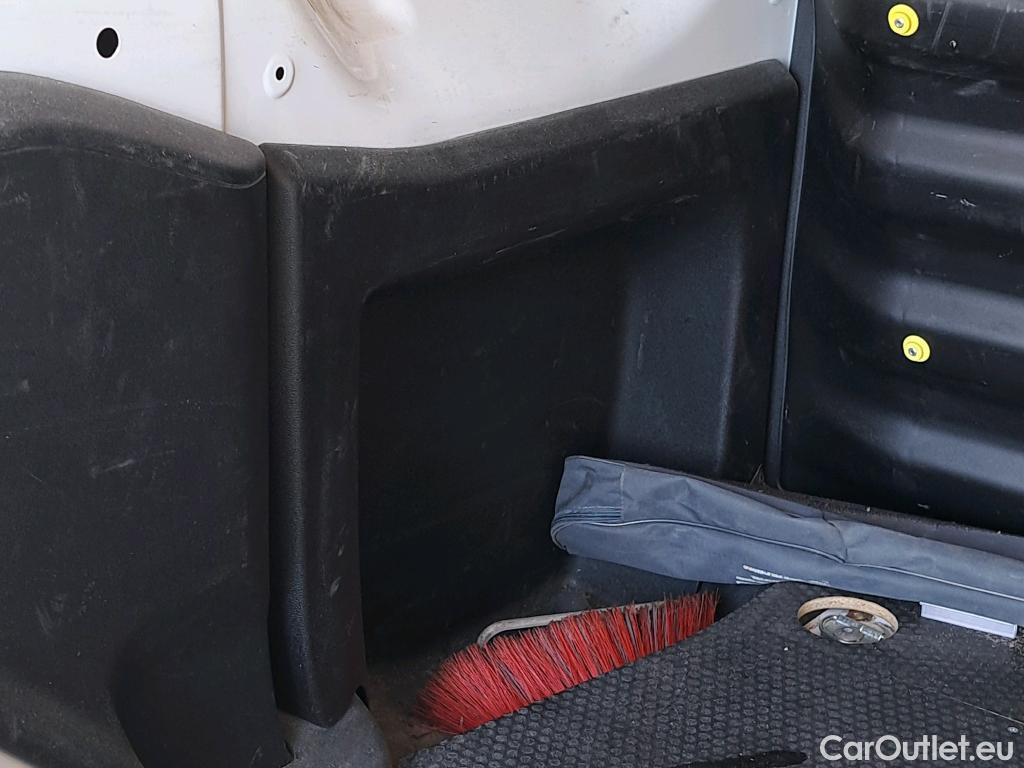  Peugeot  Partner PEUGEOT  VU 4p 2G furgón derivado de Furgón Confort PackL2 BlueHDi 73KW (100) #31