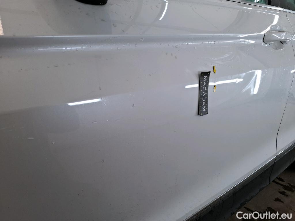  Volkswagen  Tiguan VOLKSWAGEN  / 2016 / 5P / SUV 1.5 TSI 150 EVO DSG7 Carat #22