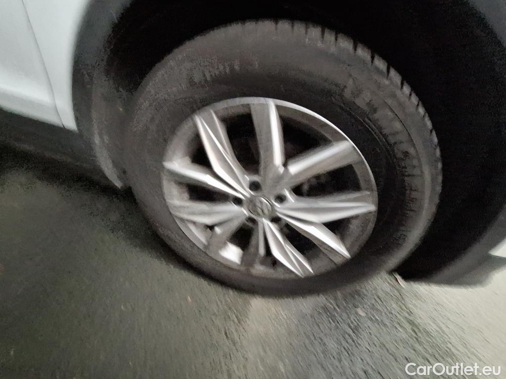  Volkswagen  Tiguan VOLKSWAGEN  / 2016 / 5P / SUV 1.5 TSI 150 EVO DSG7 Carat #11