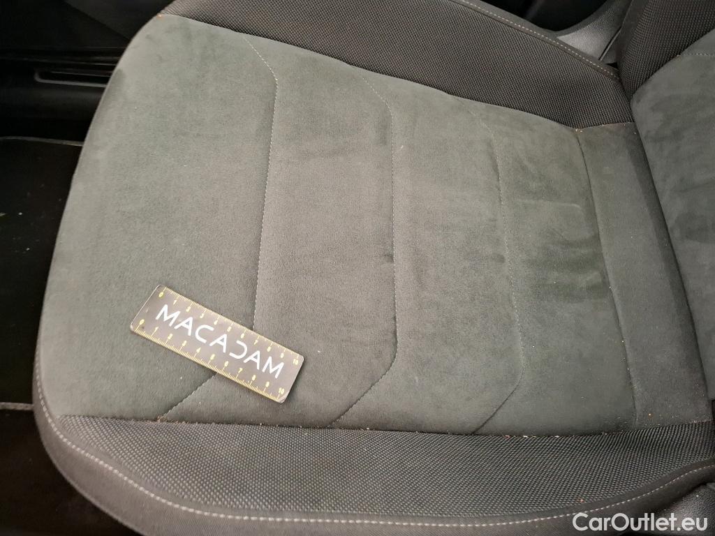  Volkswagen  Tiguan VOLKSWAGEN  / 2016 / 5P / SUV 1.5 TSI 150 EVO DSG7 Carat #27