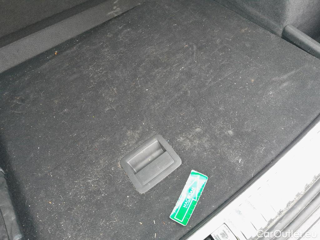  Audi  Q3 AUDI  / 2018 / 5P / todoterreno Advanced 35 TDI 110kW (150CV) #9