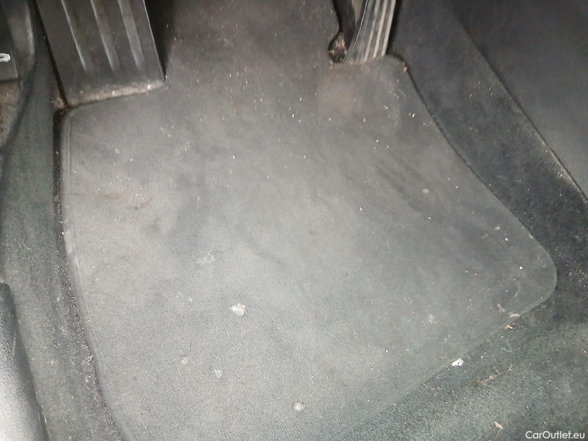  Bmw  X1 BMW  / 2019 / 5P / todoterreno sDrive16d Business #8