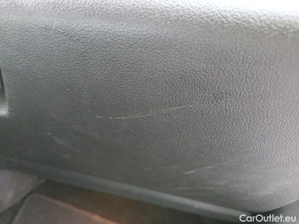  Ford  Kuga FORD  / 2016 / 5P / todoterreno 1.5 EcoBoost 88kW 4x2 Trend+ (CX) #28