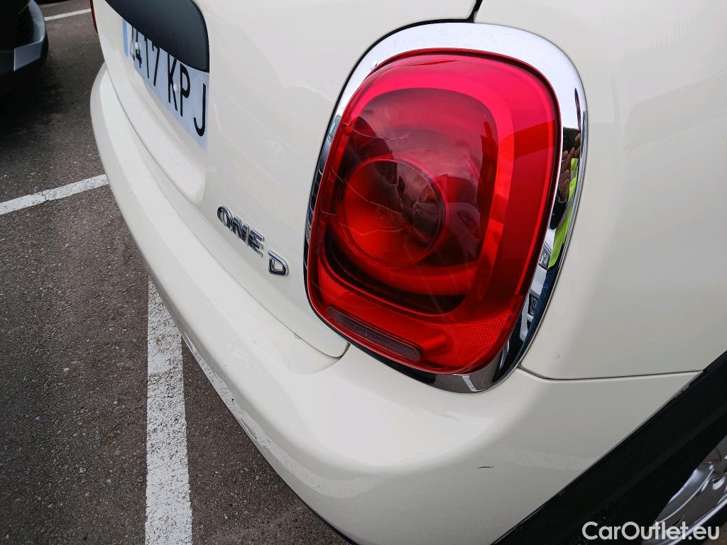  Mini  Cooper MINI MINI 5p 4G berlina con portón ONE D 5 PUERTAS #3