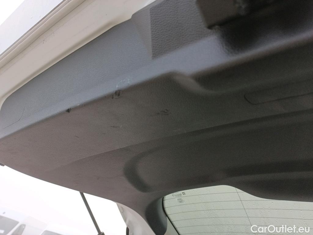  Ford  Kuga FORD  / 2016 / 5P / todoterreno 1.5 EcoBoost 88kW 4x2 Trend+ (CX) #32