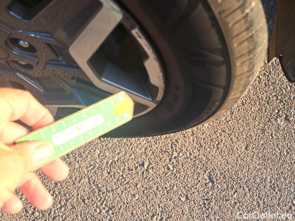  Hyundai  Santa Fe HYUNDAI  / 2021 / 5P / todoterreno 1.6 TGDi PHEV Tecno Auto 4x4 #6