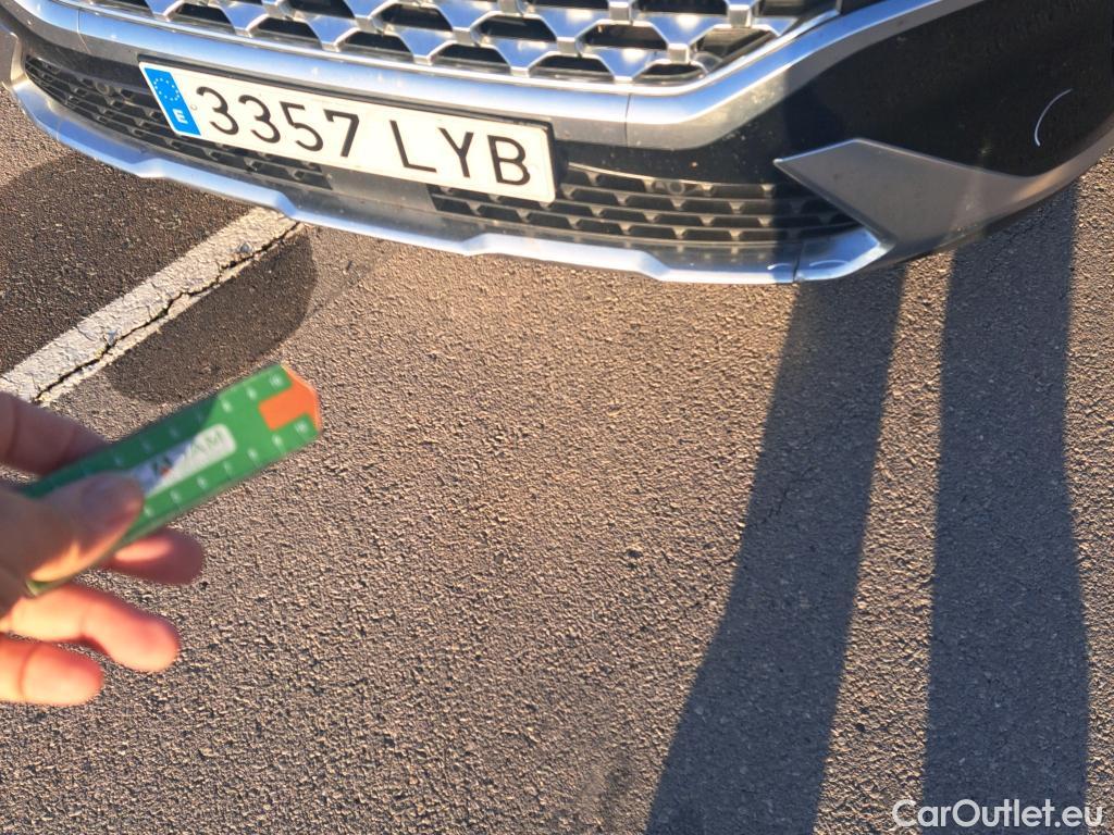  Hyundai  Santa Fe HYUNDAI  / 2021 / 5P / todoterreno 1.6 TGDi PHEV Tecno Auto 4x4 #24