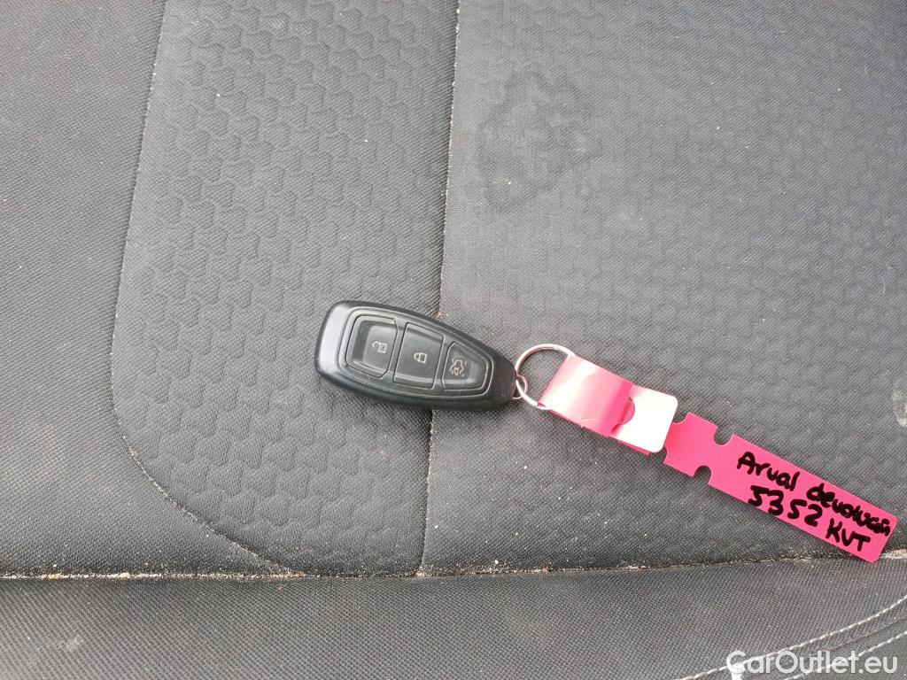  Ford  Kuga FORD  / 2016 / 5P / todoterreno 1.5 EcoBoost 88kW 4x2 Trend+ (CX) #2