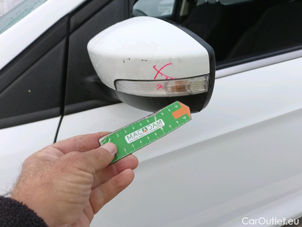  Ford  Kuga FORD  / 2016 / 5P / todoterreno 1.5 EcoBoost 88kW 4x2 Trend+ (CX) #35