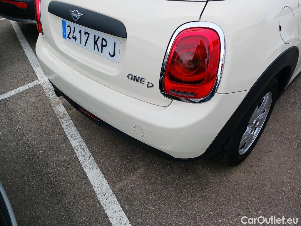  Mini  Cooper MINI MINI 5p 4G berlina con portón ONE D 5 PUERTAS #26