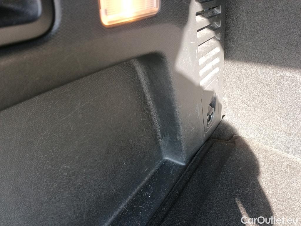  Peugeot  3008 PEUGEOT  Hybrid / 2016 / 5P / todoterreno 225 e-EAT8 Allure #20