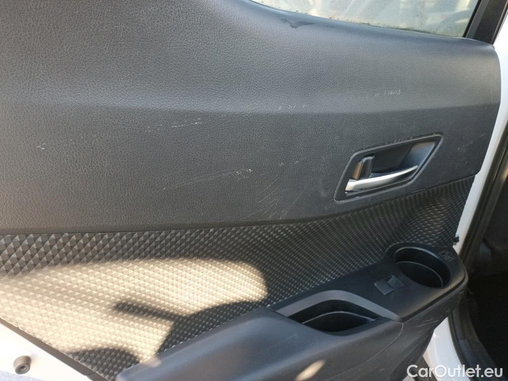  Toyota  C-HR TOYOTA  / 2019 / 5P / todoterreno 1.8 125H Advance #14