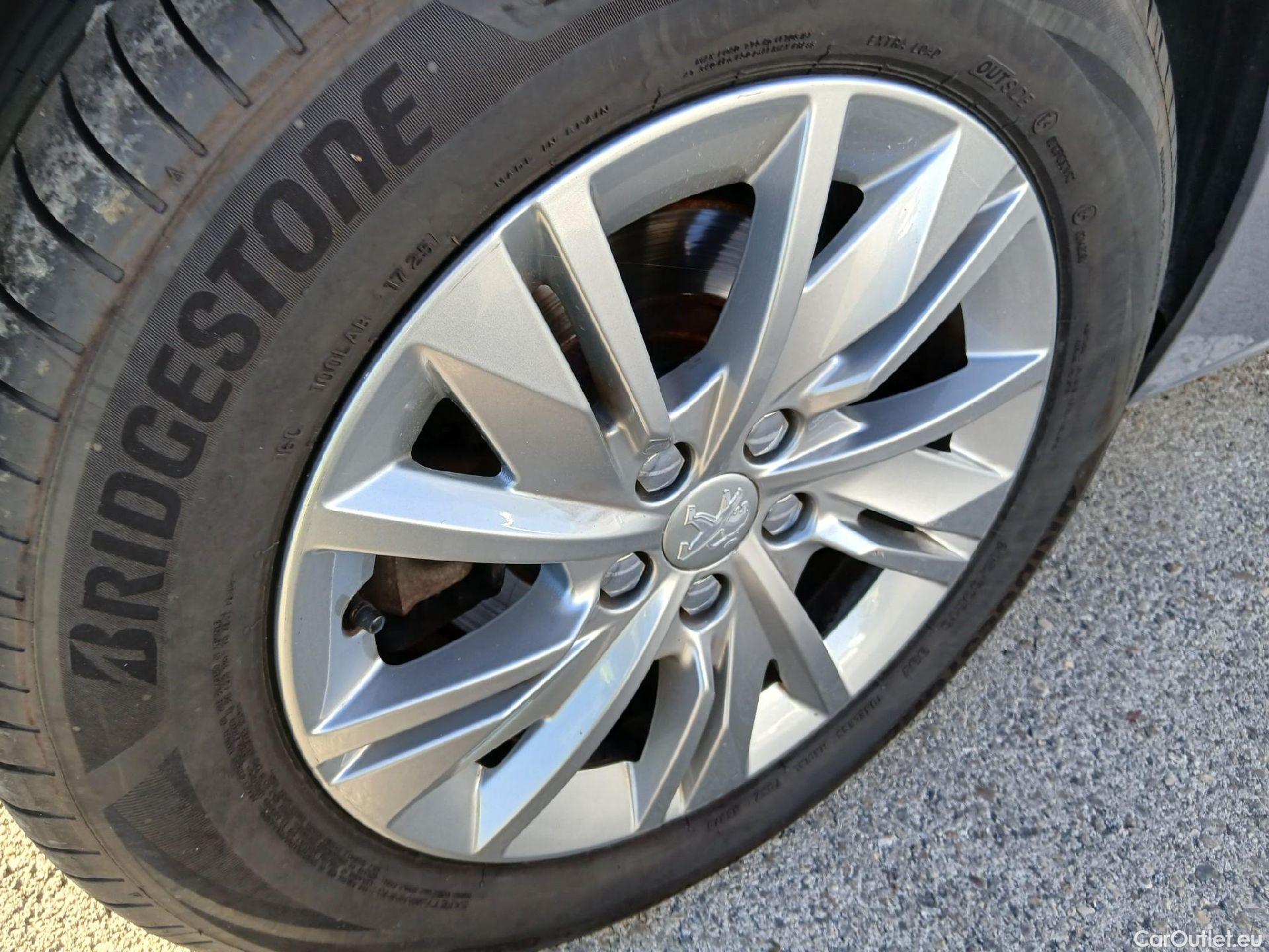  Peugeot  508 PEUGEOT  / 2018 / 5P / familiar SW Active Pack PureTech 130 S&S EAT8 #22