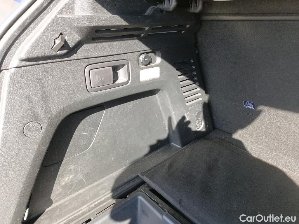  Peugeot  3008 PEUGEOT  Hybrid / 2016 / 5P / todoterreno 225 e-EAT8 Allure #19