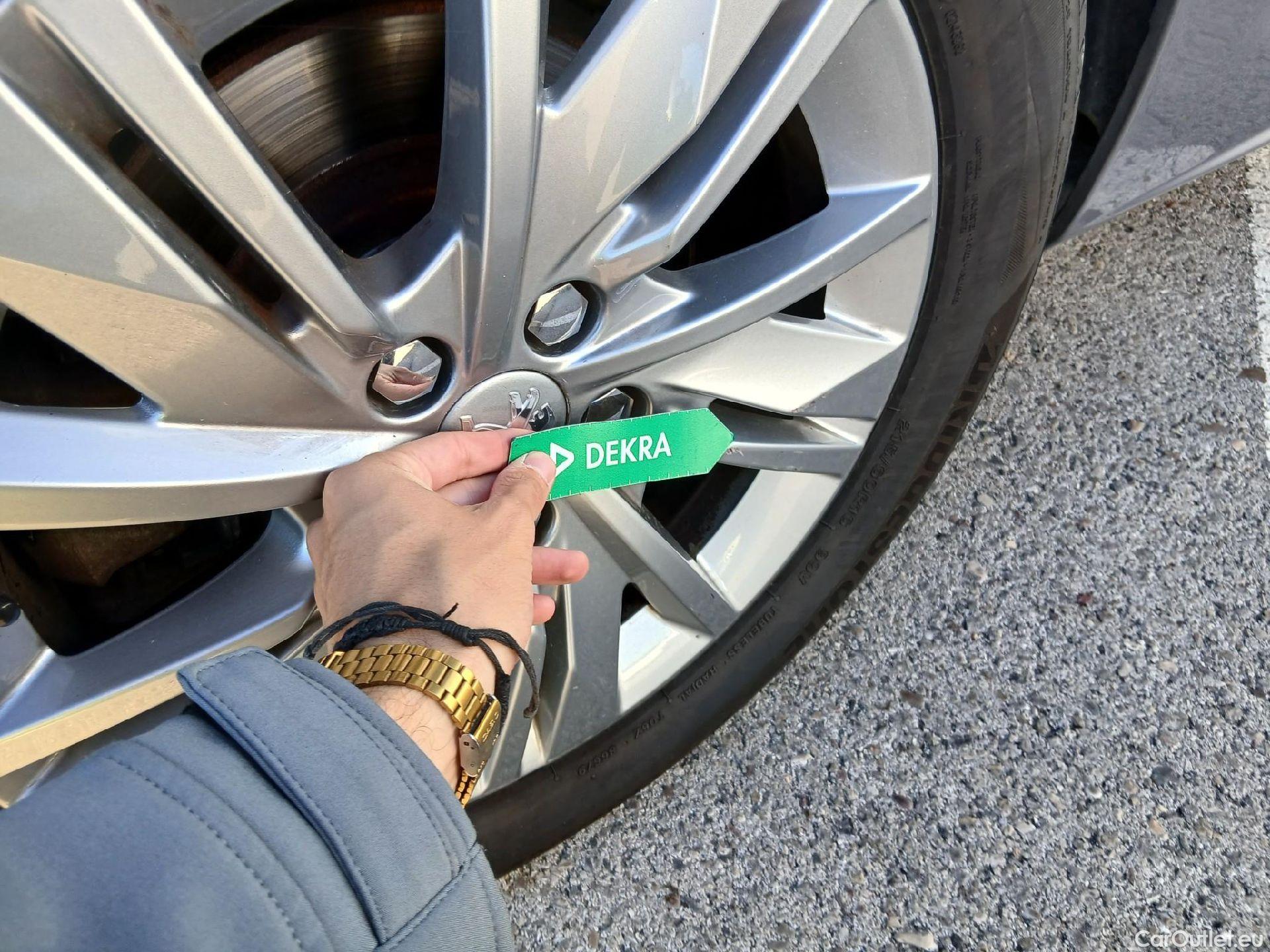  Peugeot  508 PEUGEOT  / 2018 / 5P / familiar SW Active Pack PureTech 130 S&S EAT8 #21