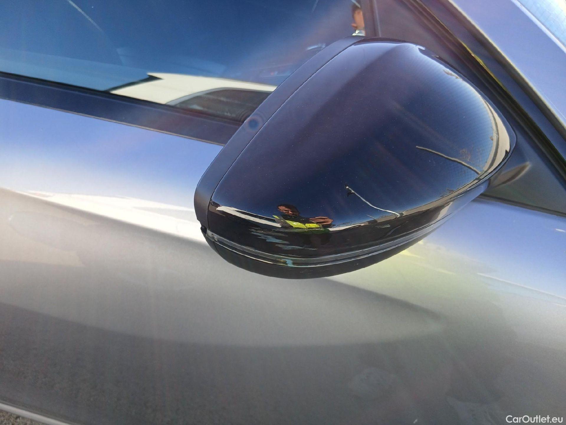  Peugeot  508 PEUGEOT  / 2018 / 5P / familiar SW Active Pack PureTech 130 S&S EAT8 #32