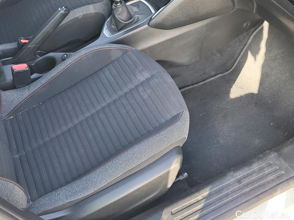  Peugeot  2008 PEUGEOT  / 2019 / 5P / todoterreno Active Pack BlueHDI 81kW (110CV) #25