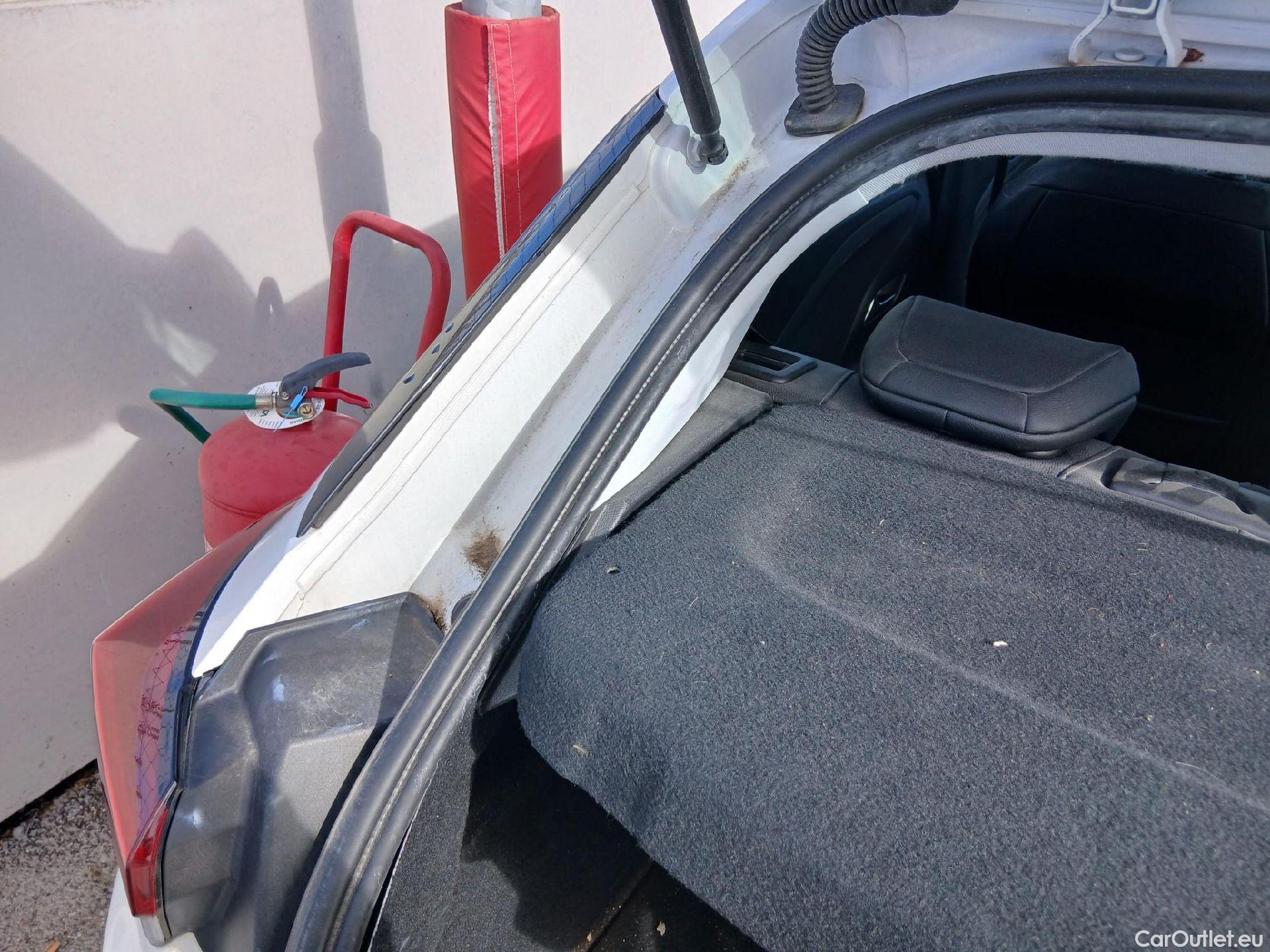  Opel  Corsa OPEL  / 2019 / 5P / berlina con portón 1.2T XHL 74kW (100CV) Elegance (CX) #2