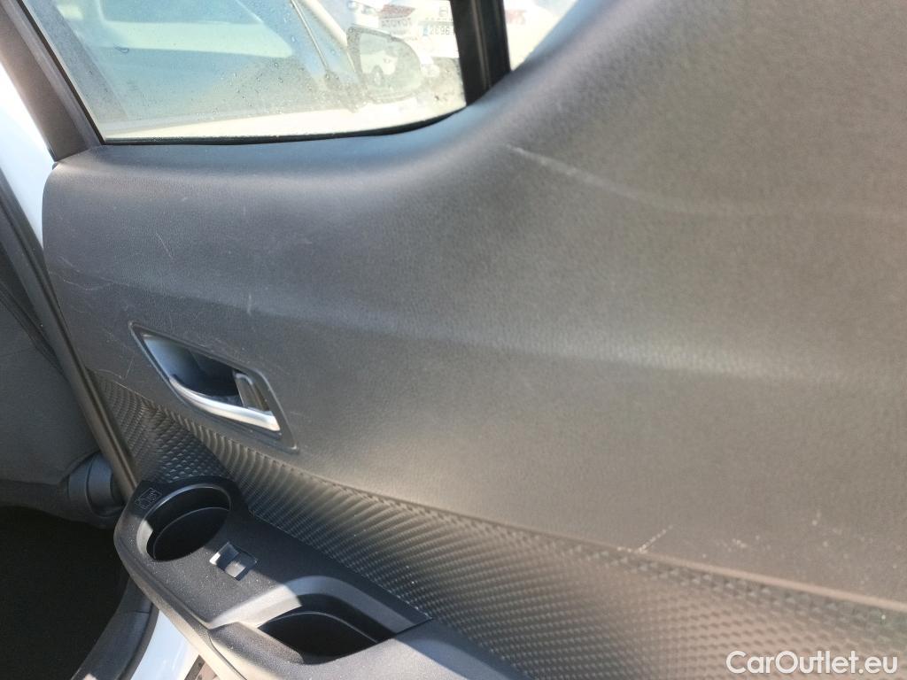  Toyota  C-HR TOYOTA  / 2019 / 5P / todoterreno 1.8 125H Advance #16