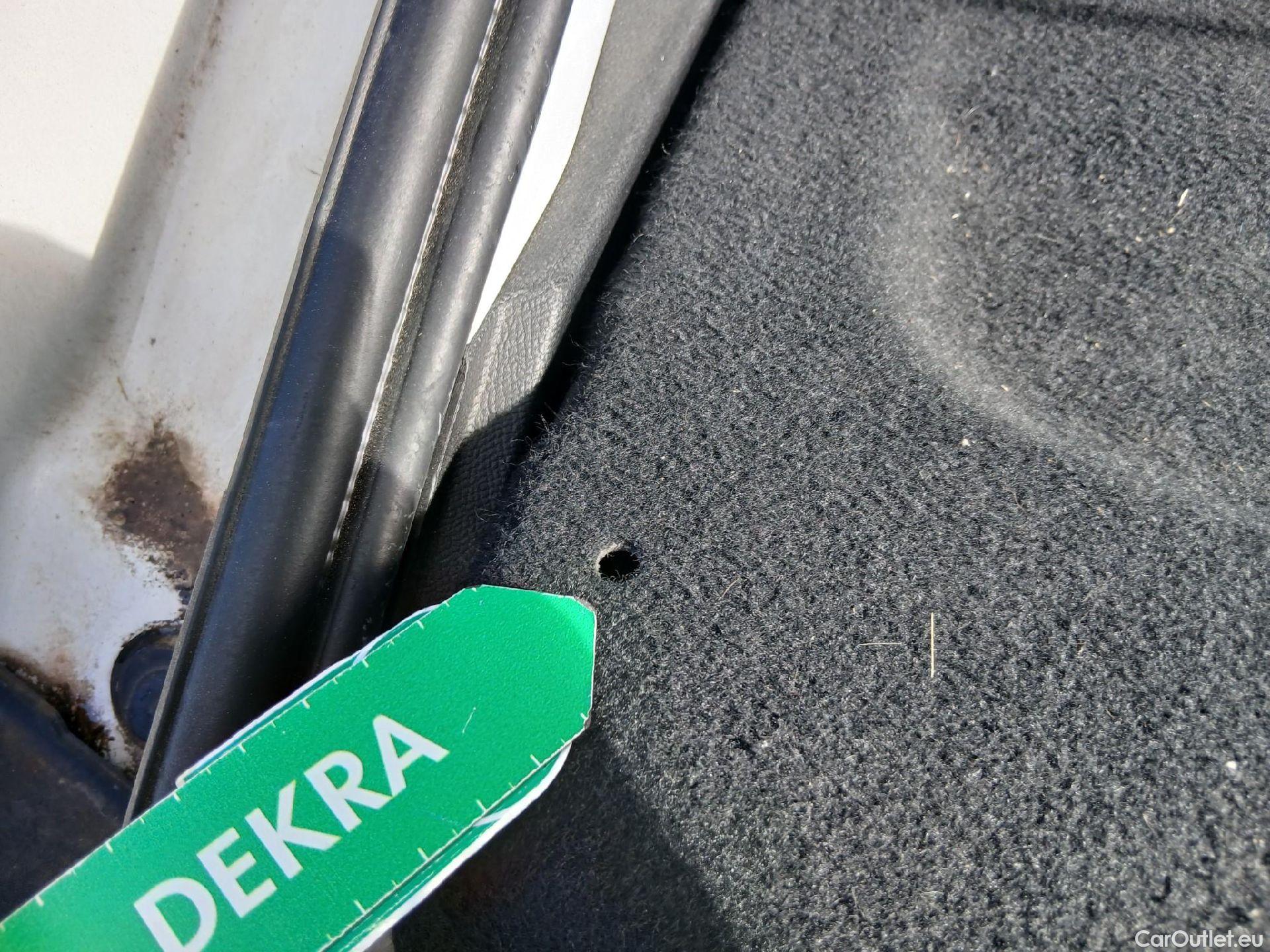  Opel  Corsa OPEL  / 2019 / 5P / berlina con portón 1.2T XHL 74kW (100CV) Elegance (CX) #3