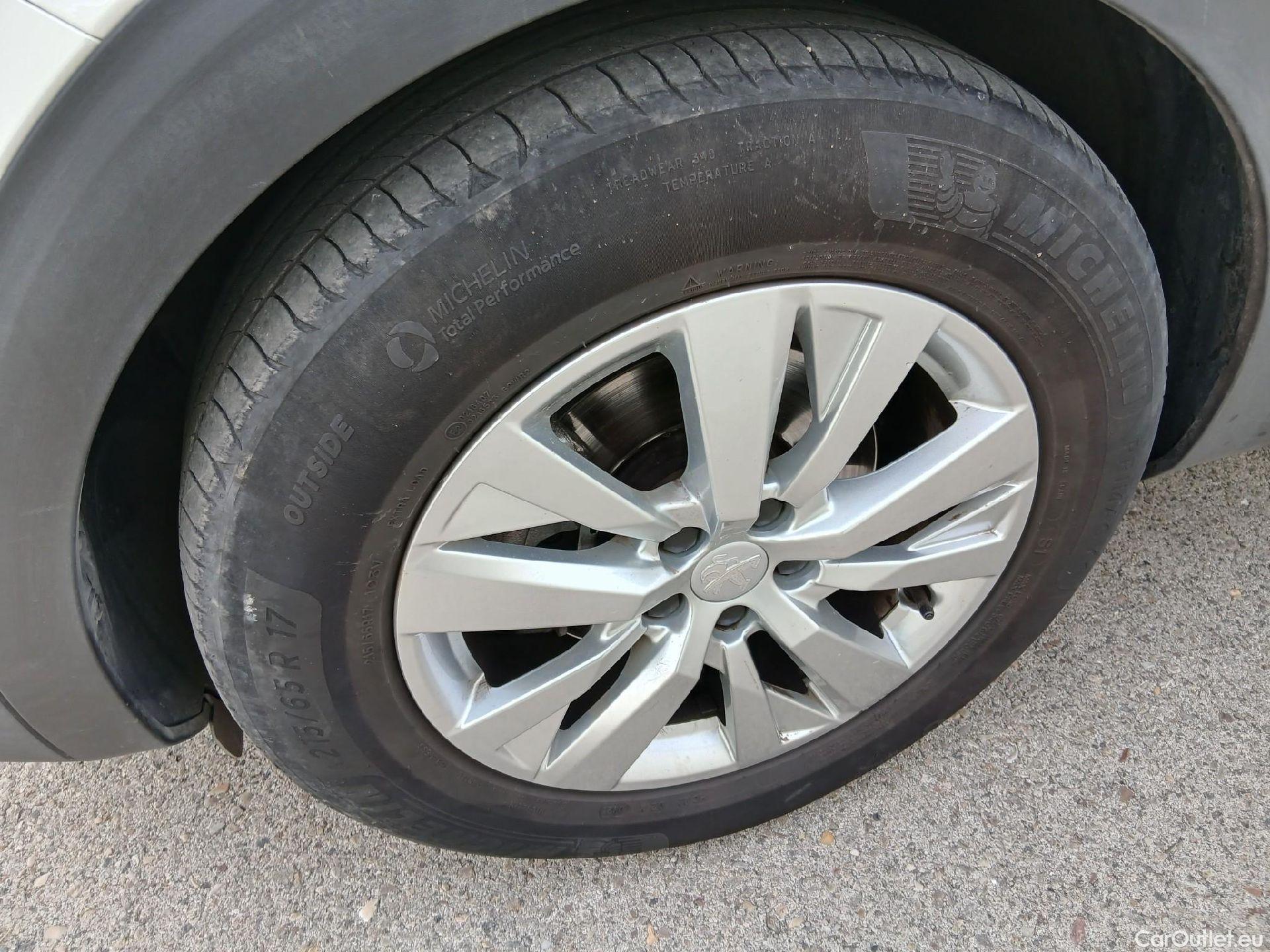  Peugeot  3008 PEUGEOT  / 2020 / 5P / todoterreno 1.5 BlueHDi 96kW (130CV) S&S Active Pack #1