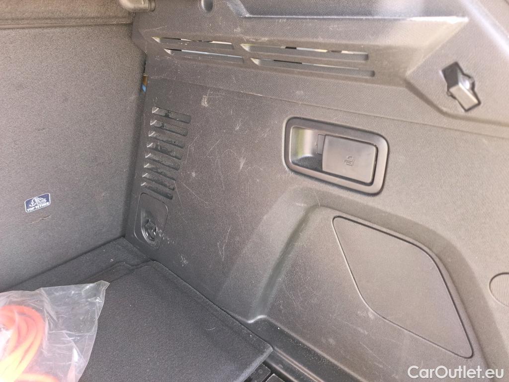  Peugeot  3008 PEUGEOT  Hybrid / 2016 / 5P / todoterreno 225 e-EAT8 Allure #21